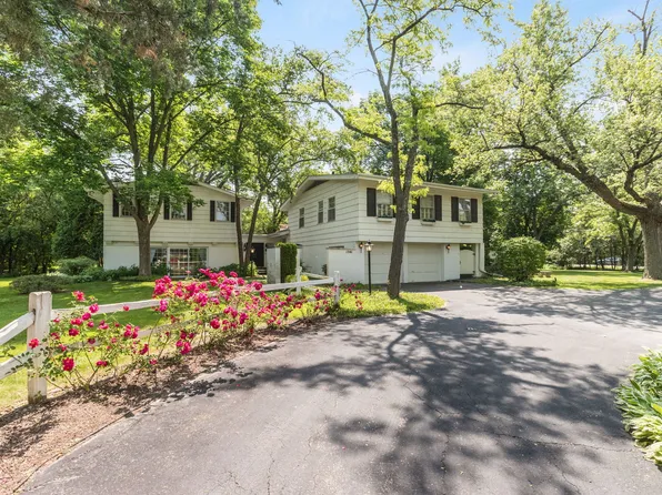 1541 Woodlark Dr, Northbrook, IL 60062