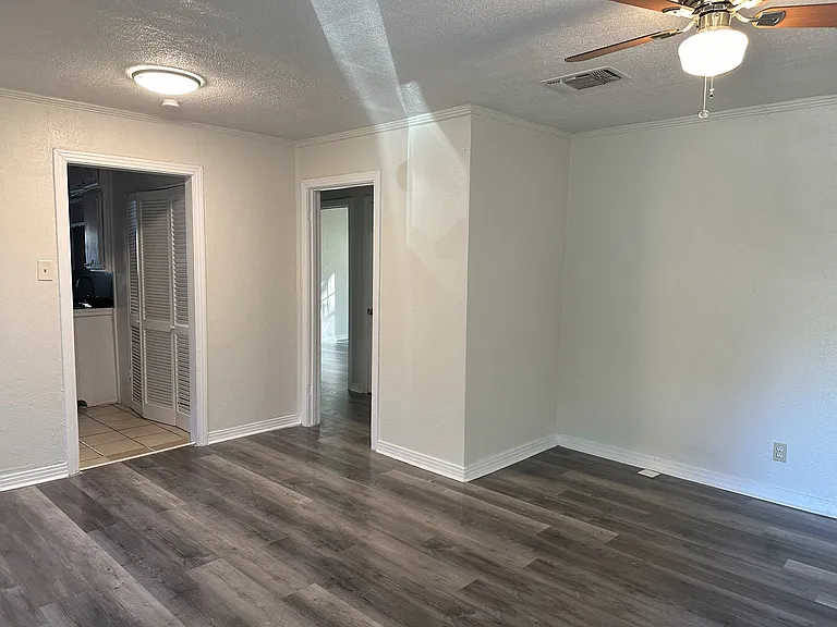 5520 Greenlee St — Photo 12