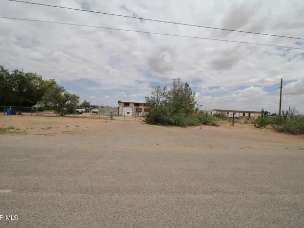 856 Amador Dr, Chaparral, NM 88081