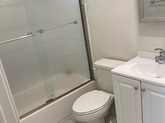 5th image of 425 W 53rd St