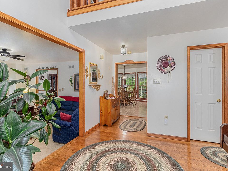 24 E Siddonsburg Rd, Dillsburg, PA 17019 Zillow