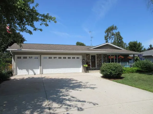 210 South Pershing STREET, Howards Grove, WI 53083