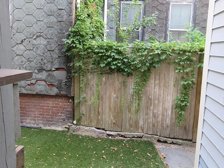 253 Bunker Hill St — Photo 20