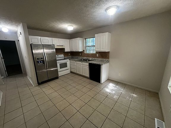 3rd image of 8040 Colquitt St