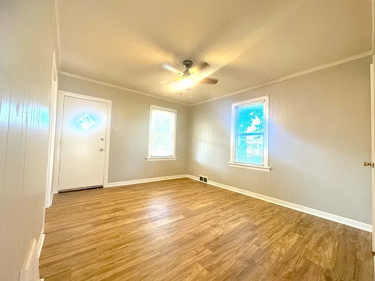 6837 Bradley Ave — Photo 9