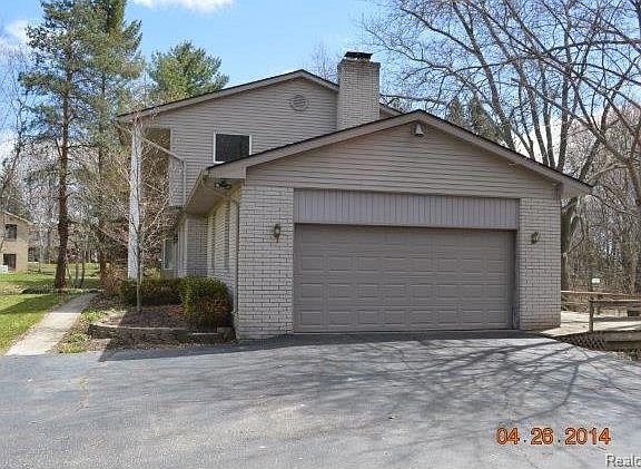2nd image of 1349 Long Lake Dr