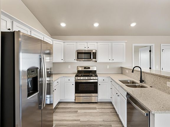 4th image of 2067 Suttner Dr