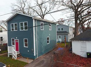 44 N Shore Dr, Riverside, RI 02915