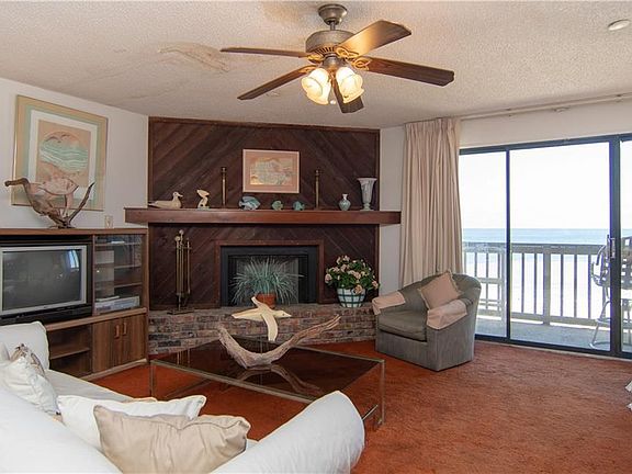 5th image of 19010 Gulf Blvd APT 201