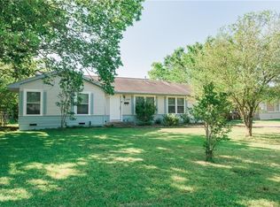 1105 Edgewood Dr, Bryan, TX 77802
