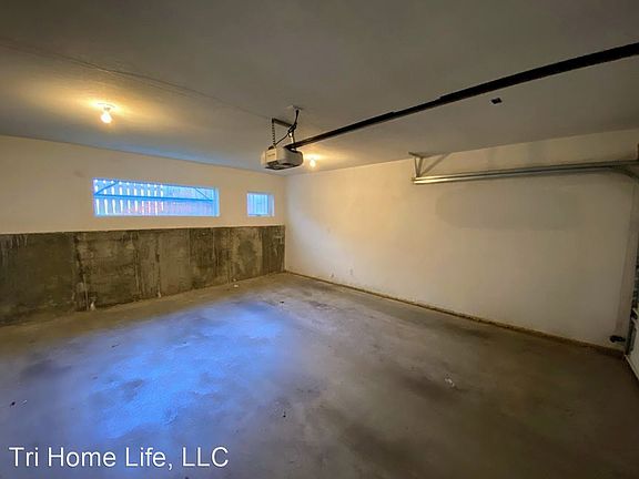2nd image of 1371 Knox Ct