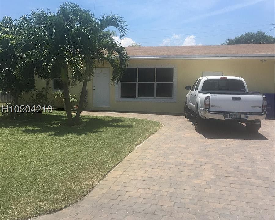 1st image of 2511 NE 10th Ave