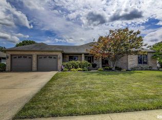 528 Gatlinburg Dr, Chatham, IL