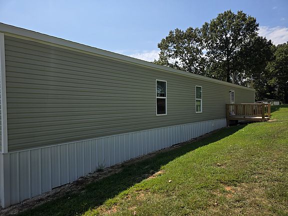 2nd image of 10 Bailey Ln