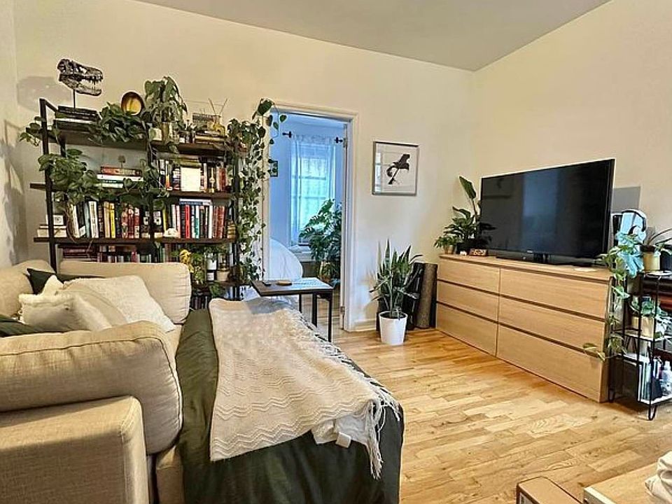 2nd image of 318 E 78th St APT 30