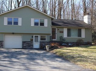 1 Hillside Dr, Marcellus, NY 13108