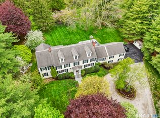 3 Hedgerow Common, Weston, CT 06883