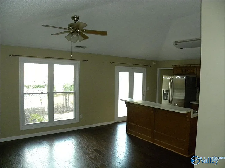 104 Prairie Ct — Photo 5