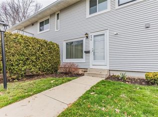 830 Eastbrooke Ln, Rochester, NY 14618