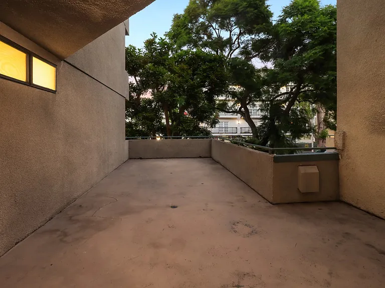 1619 S Bentley Ave #101 — Photo 13