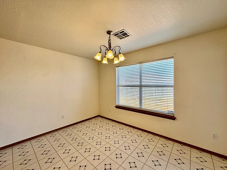 8221 Greer Way — Photo 10
