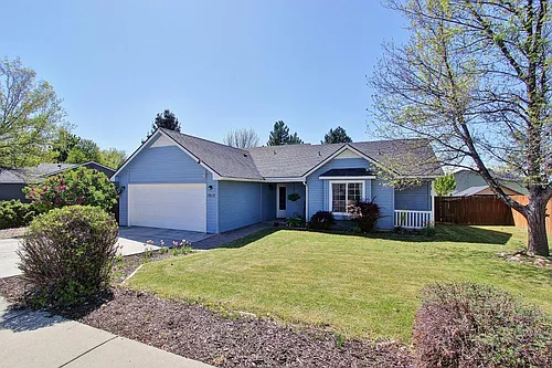 1915 W Mulhuland Ct Photo 1