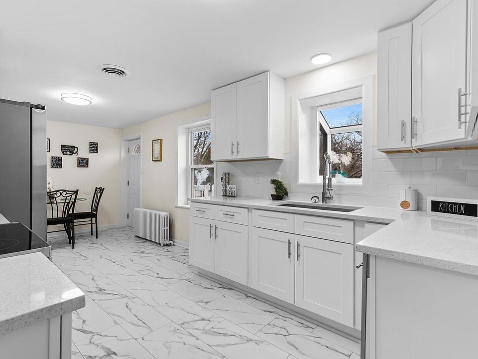 1st image of 1401 Meadowbrook BOULEVARD