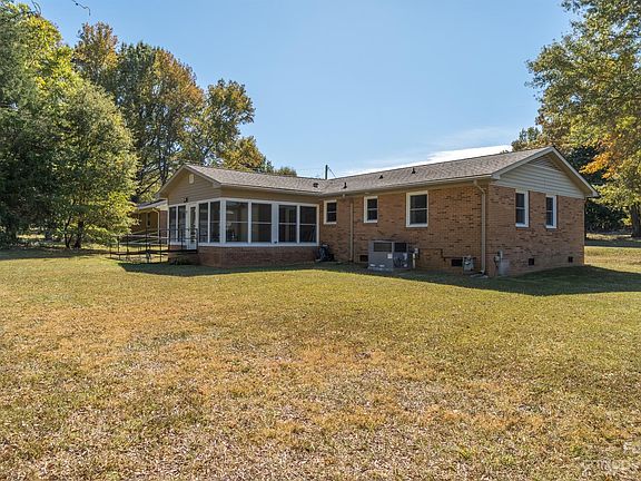 4th image of 249 Branchwood Cir