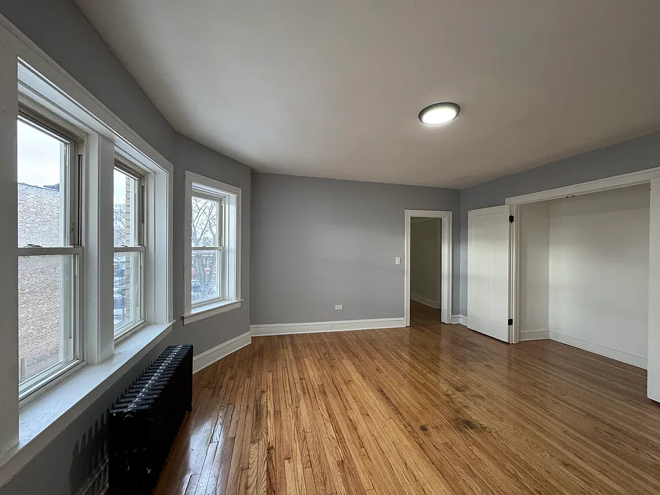 5019 W Saint Paul Ave #1N