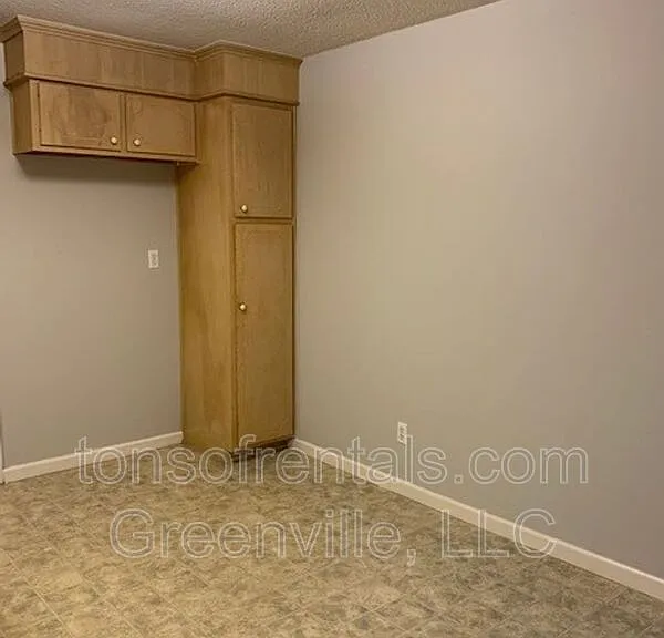 208 Church St — Photo 6
