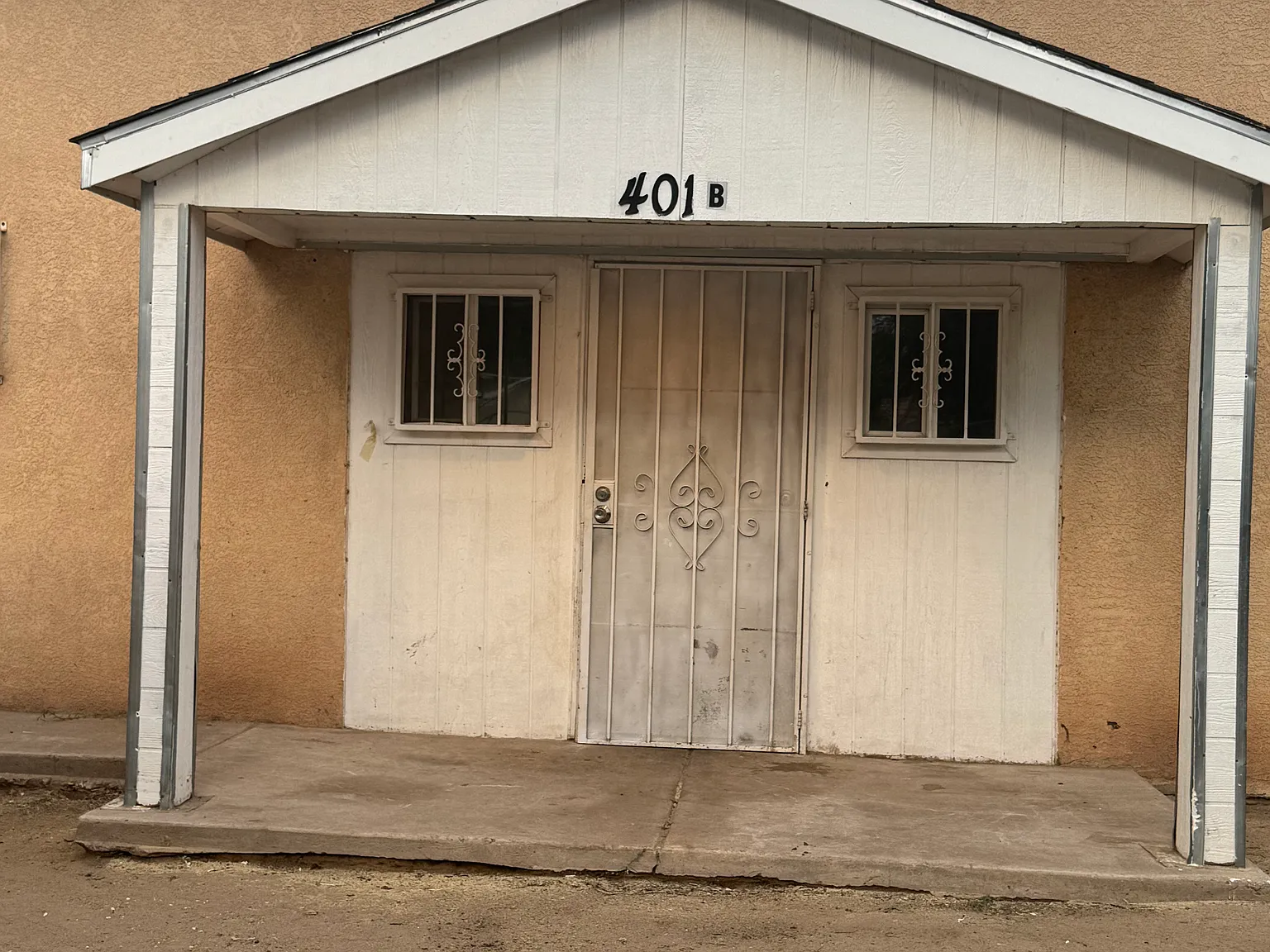 2 bed, 900 sqft, $1,600 — Photo 1