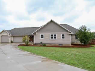 16447 84th St, Bristol, WI 53104