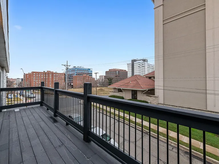 4544 Summit St — Photo 113