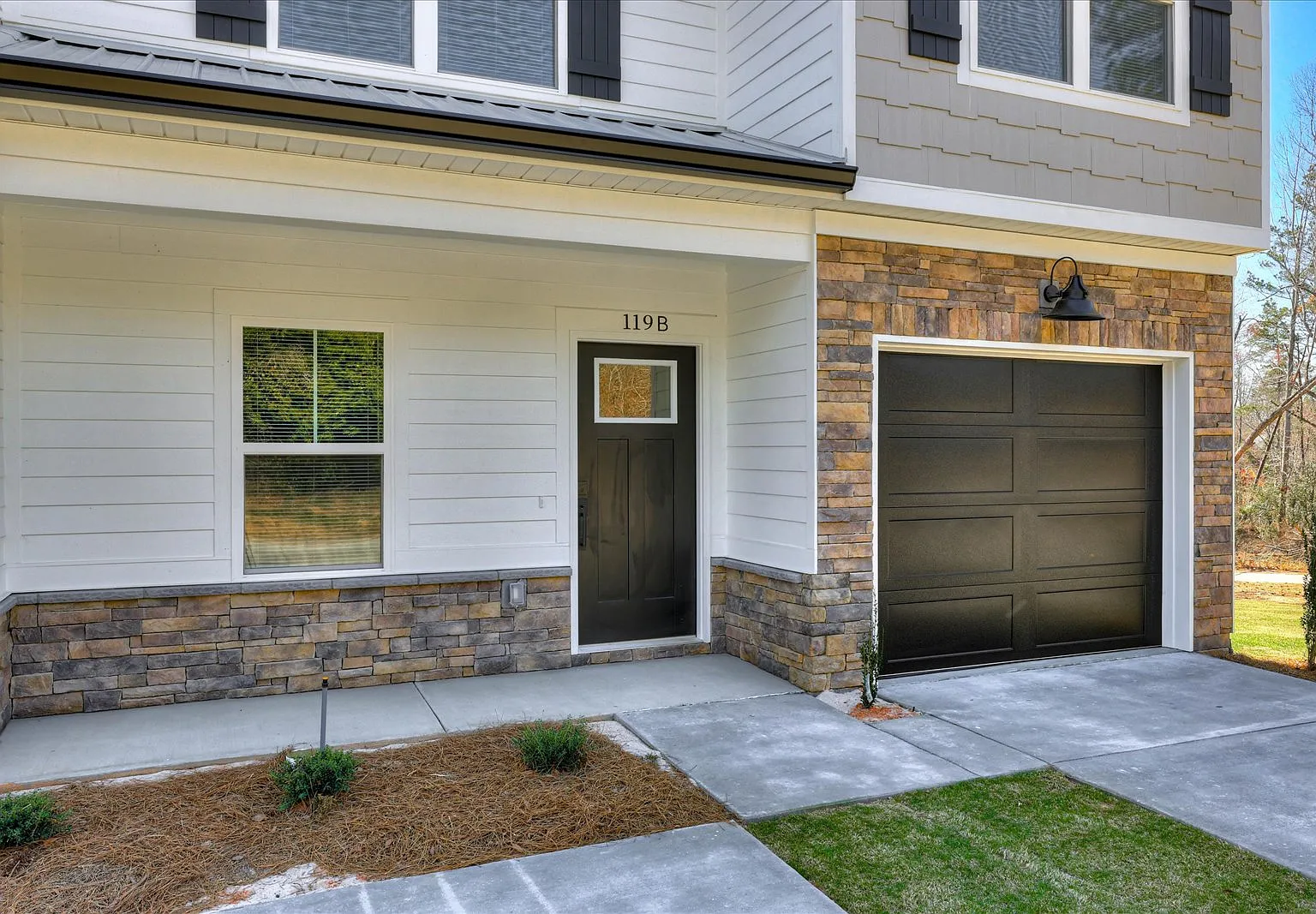 4 bed, 2.5 bath, 1700 sqft, $2,000 — Photo 4