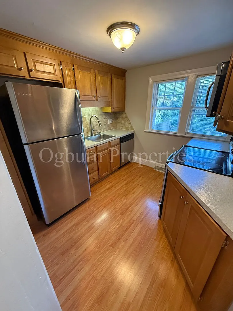 359025- 127 West End Blvd. — Photo 4
