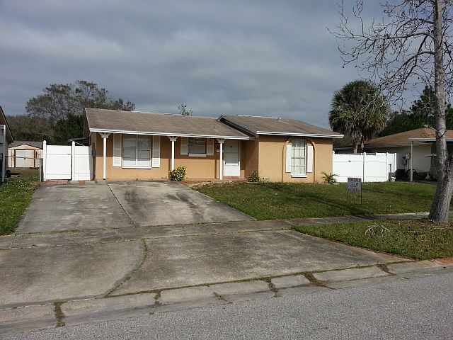 1st image of 7912 Woodglen Cir