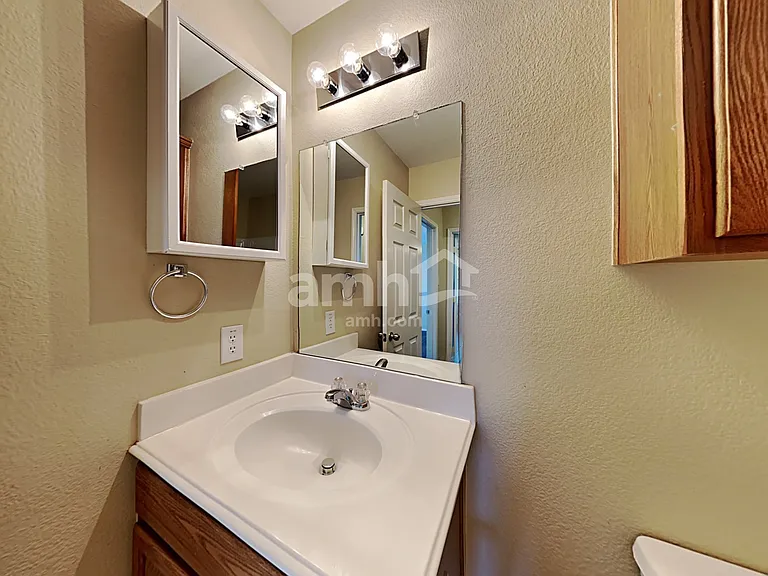 1100 Oakbrook St — Photo 19