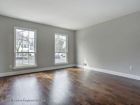 4th image of 22 Kolas Ct