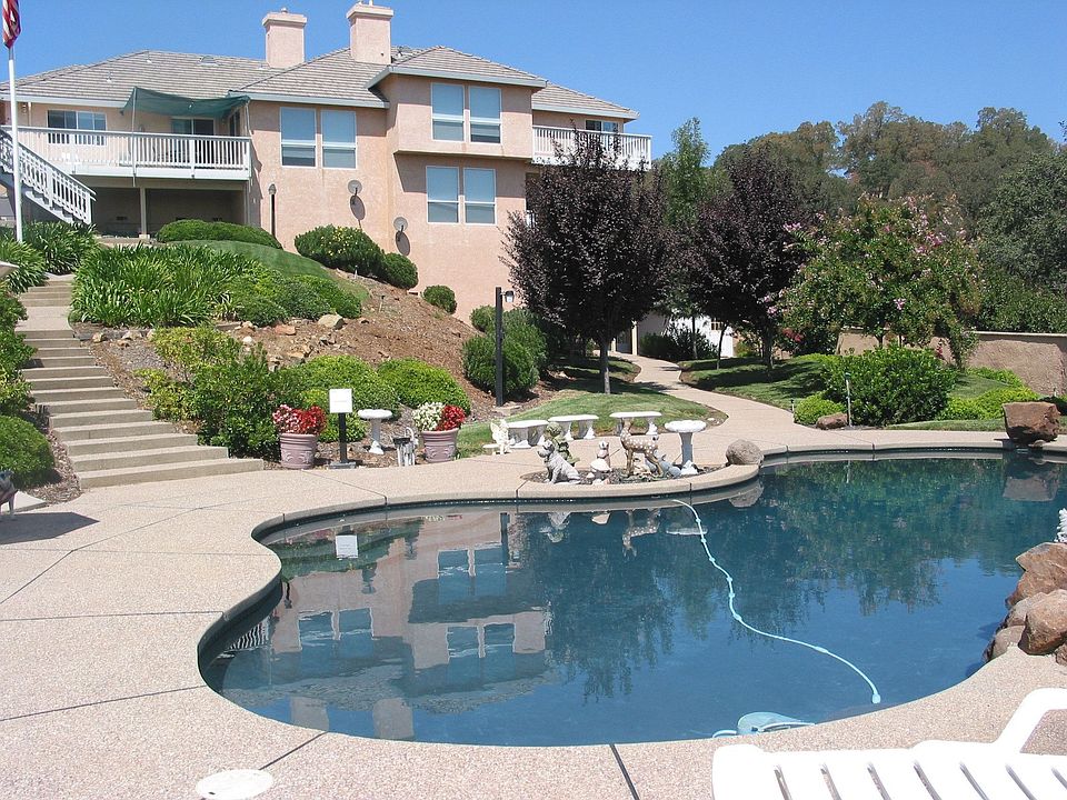 2nd image of 1600 Los Altos Ct