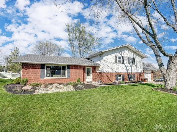 926 Rayberta Dr, Vandalia, OH 45377