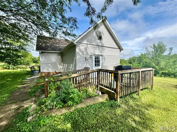 708 S 8th St, La Grange, MO 63448