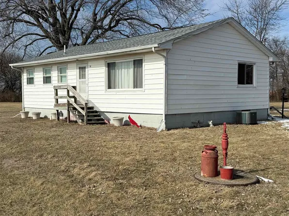 702 180th Ave, Monmouth, IL 61462