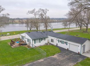 201 Log Cabin Dr, Byron, IL 61010