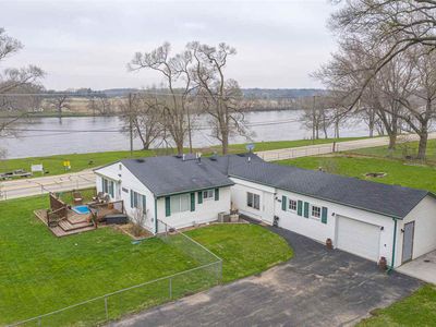 201 Log Cabin Dr, Byron, IL, 61010