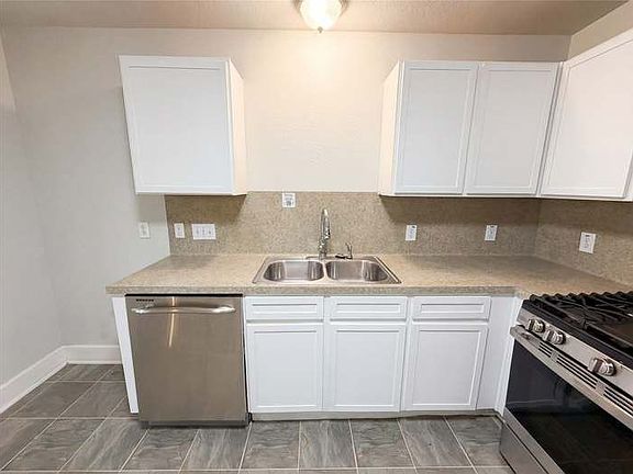 5th image of 414 Binnacle Way