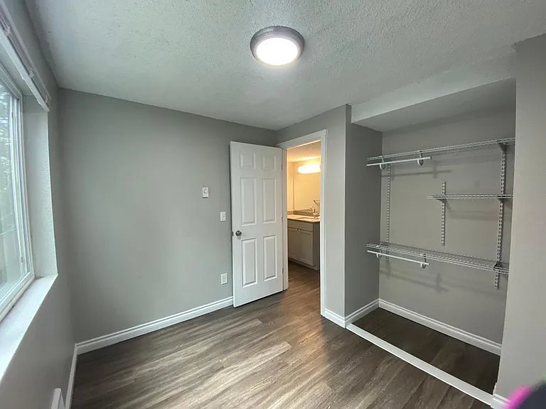 Westwood Apartments — Photo 119