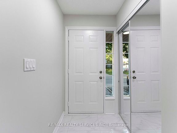 4th image of 80 Acorn Pl #69