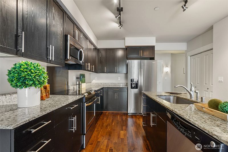 3rd image of 699 John Street #507