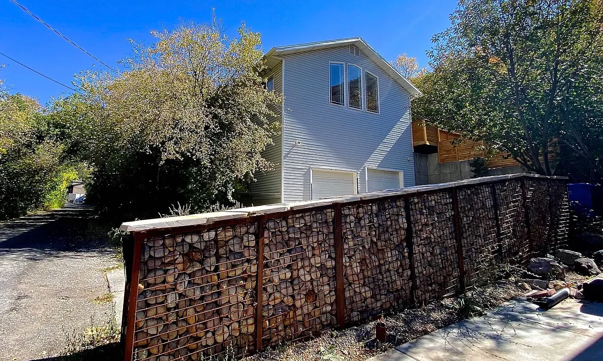 Building Photo - 3868 E Sunnydale Ln