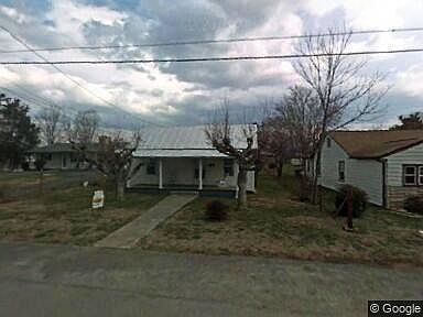 2nd image of 646 6th St